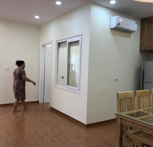 Tôi cần cho thuê căn hộ 71 Nguyễn Chí Thanh, DT 140m2, 3PN, đầy đủ nội thất. Giá: 15triệu/tháng