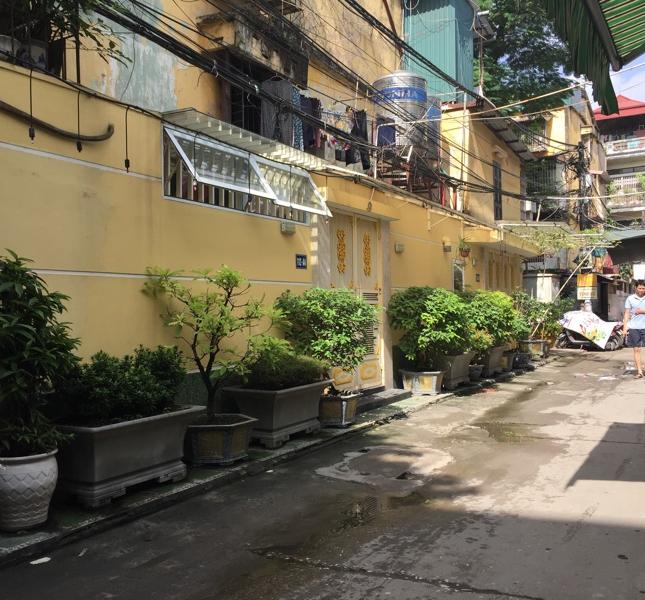 Bán căn hộ tập thể tầng 1 dãy B7 khu Vĩnh Hồ, phố Thái Thịnh
