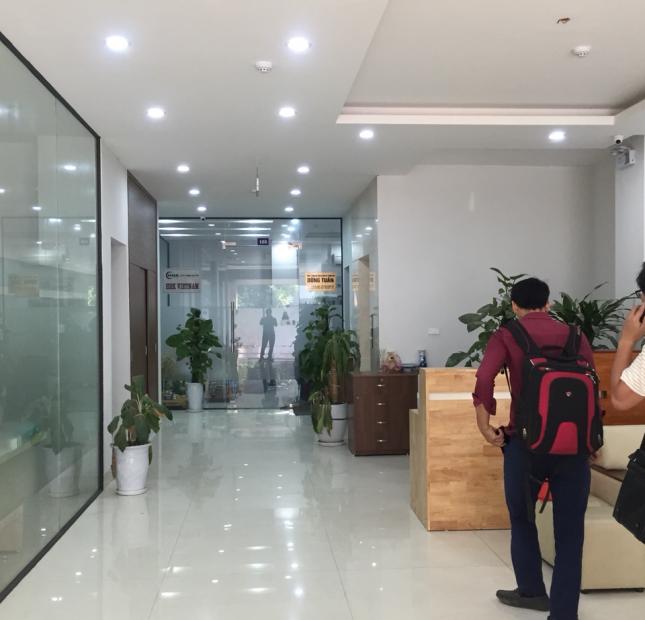 Văn phòng đẹp - giá cực hấp dẫn đường Trần Thái Tông, DT: 125m2. LH: 0983551661