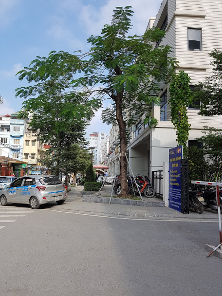 Nhà mặt phố Triều Khúc, Thanh Xuân, hơn 13 tỷ, 180m2, có vỉa hè, KD sầm uất, 0914710258