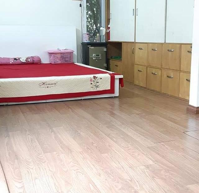 Bán nhà ngõ 8 cổng làng Lê Quang Đạo, 45m2, 4T, MT 7.3m, 3.45 tỷ, ngõ rộng 4m