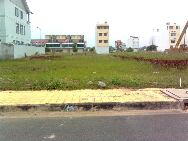 Bán lô đất mặt tiền đường Xa Lộ Hà Nội - P. An Phú - Q2, sổ đỏ riêng, DT: 35x45m đã trừ hết lộ giới