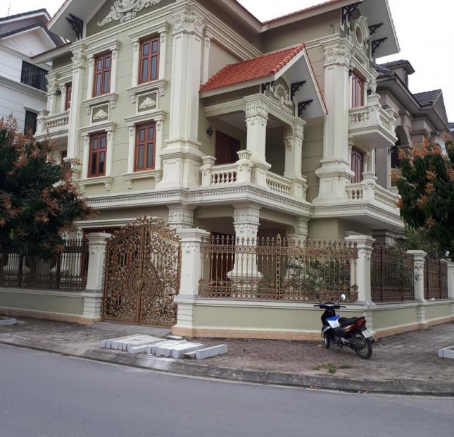 Chính chủ cần bán căn biệt thự BT 04 Việt Hưng, 2 mặt tiền rộng thoáng. LH: 0929 48 5115
