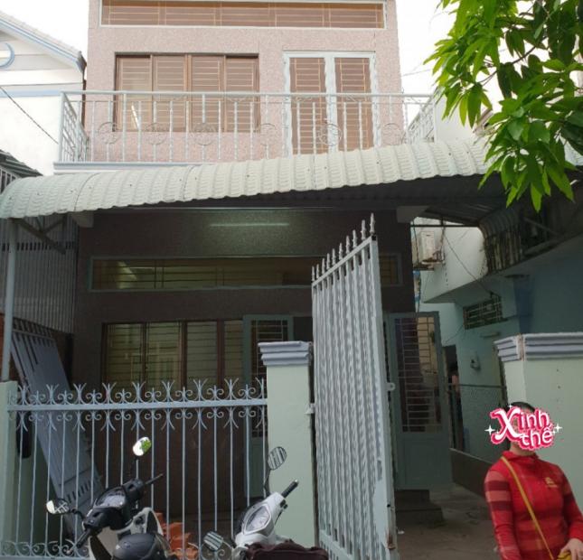 Bán nhà lầu rộng rãi hẻm xe hơi 180 đường Trần Quang Diệu. Sổ hồng, giá dưới 2 tỷ