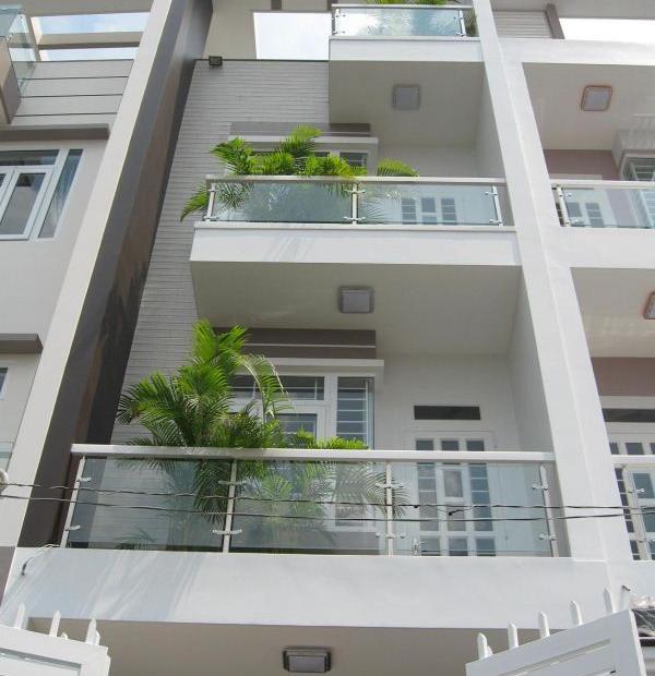 Bán rẻ nhà quận 1 HXH 5 Nguyễn Trung Ngạn, nhà 2 tầng 3,1x7m, giá 5,6 tỷ