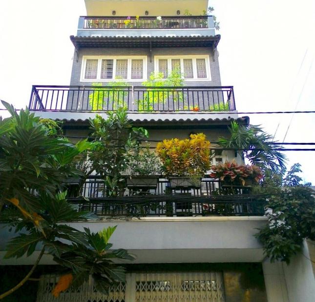 Bán nhà Trần Văn Quang, DT: 7x10,4 tầng, giá 5.9 tỷ