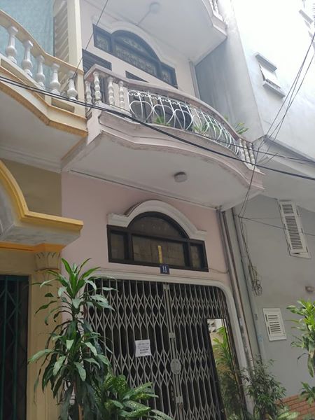 Cho thuê nhà tại Nguyễn Chí Thanh, DT 35m2, 2,5 tầng