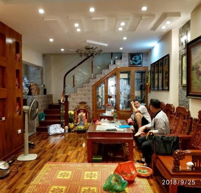 Bán nhà đẹp Hoàng Quốc Việt DT 54m2 x 4 tầng Giá 4,75 tỷ