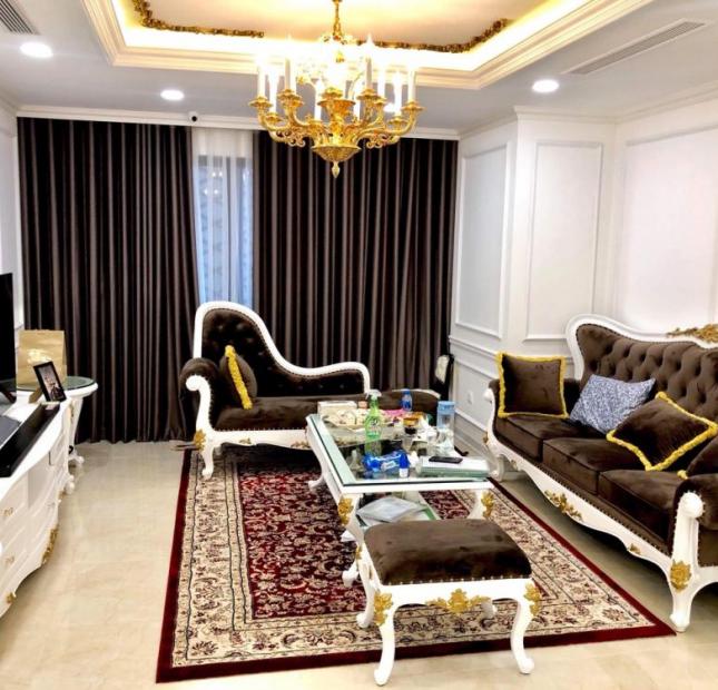 Cho thuê căn hộ cao cấp tại Vinhomes Nguyễn Chí Thanh, 145m2, 3PN, đủ đồ, giá 30 triệu/tháng