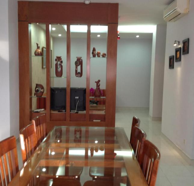 Cho thuê giá tốt căn hộ chung cư Central Graden, Phường Cô Giang, Quận 1