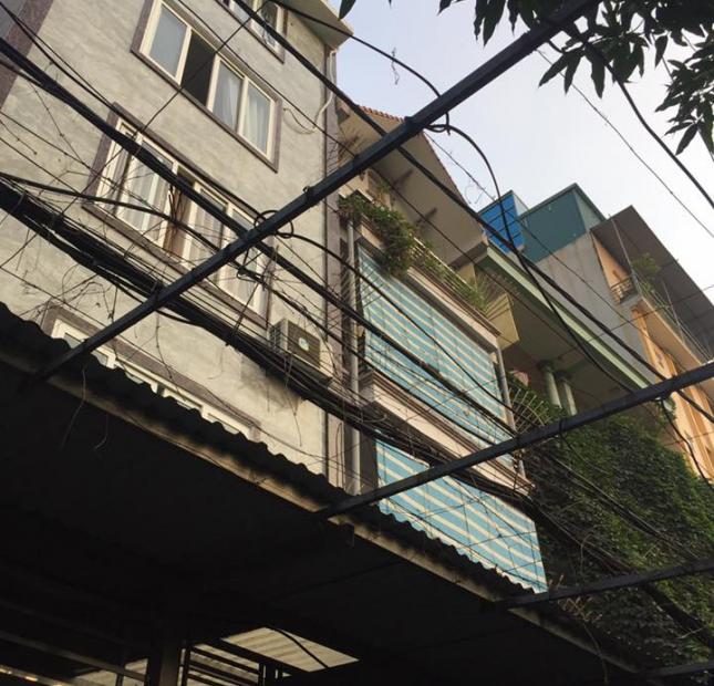 Nhà 4 tầng ngõ Hoàng Quốc Việt, ô tô vào nhà
