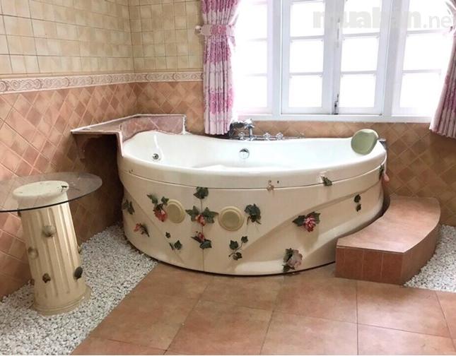 Villa 2MT cần bán HXH 187 đường Bạch Đằng, Q. Tân Bình, 6.5x15m
