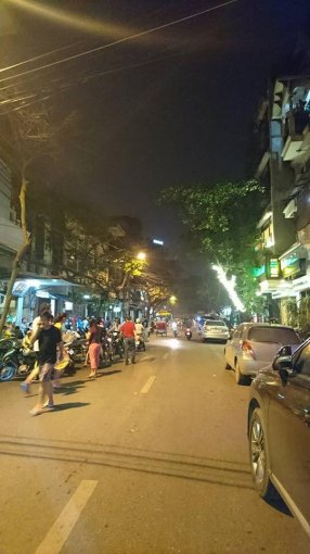 Bán gấp nhà phố Hoàng Quốc Việt 55m2 x 7T mới thang máy, gara ô tô, 25 tỷ