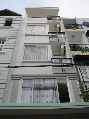 Nhà 3 lầu HXH 10m, khu vip K300 Nguyễn Minh Hoàng, Phường 12, Tân Bình. DT 4.2x17m vuông vức