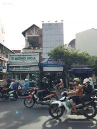 Cần bán nhà nát hxh 746 nguyễn kiệm p3 phú nhuận.Dt(10x20)=200m2, hoặc tách 4 lô(5x10)=50m/4Tỷ