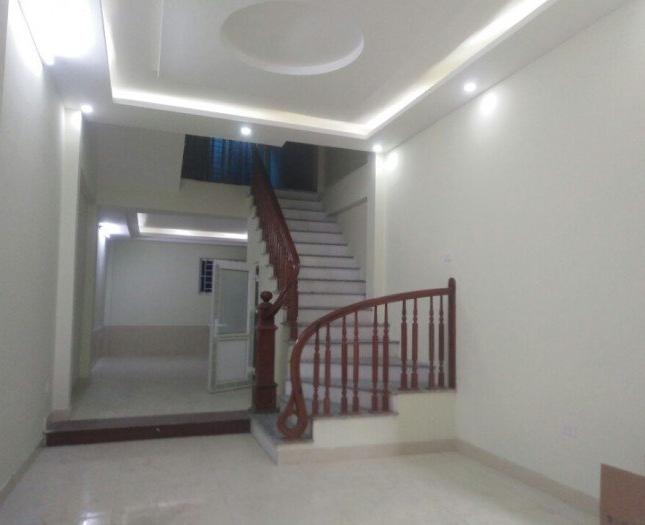 Cho thuê nhà riêng ngõ lớn Đỗ Quang, 60m2*4T, thông sàn, phù hợp cho khách nước ngoài.
