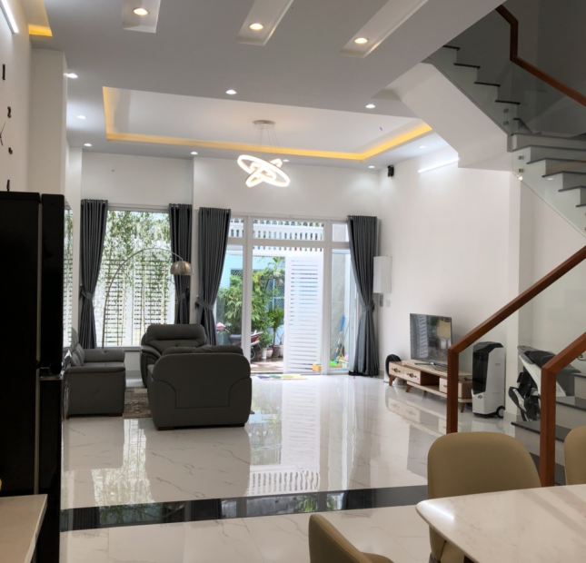 Nhà mới, hẻm Trần Hưng Đạo, P. Cầu Kho, quận 1, 27m2