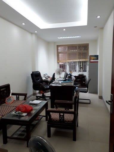 Cho thuê nhà riêng đường Trần Khát Chân, DT 84m2, 3 tầng, giá 25tr/tháng, LH: 0963255927