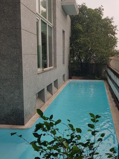 Biệt thự vườn, bể bơi view ngắm sân bay Nguyễn Văn Cừ, Long Biên 363m2, 3T, giá 23 tỷ