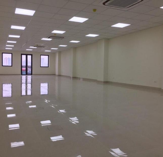 Còn 1 sàn duy nhất làm văn phòng tại MP Nguyễn Xiển, 130m2 giá chỉ 24tr/tháng