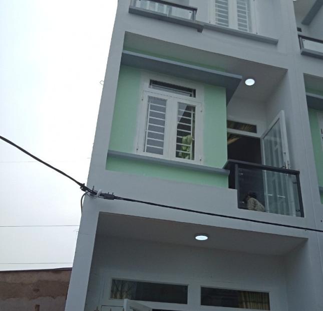 Bán gấp nhà mới xây đường 5m, 2 lầu, 3 phòng ngủ, Bình Hưng Hòa B, Bình Tân