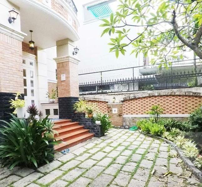 Cho thuê villa Fideco Thảo Điền, diện tích đất 300m2 trệt 2 lầu sân thượng, giá 70tr/th, 0909246874