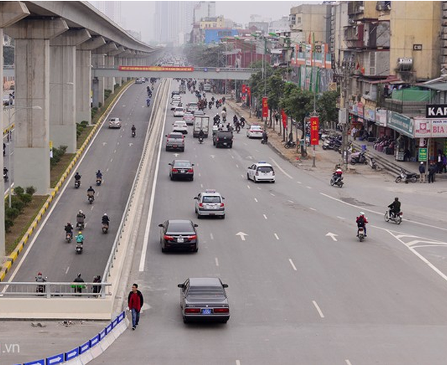 Tòa nhà cho thuê sàn 160m2 làm văn phòng ở mặt đường Khuât Duy Tiến-Nguyễn Xiển