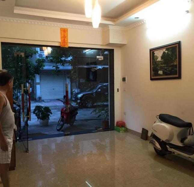 Bán nhà mặt phố ngõ Hoàng Quốc Việt DT 70m2x5T nhà 3 mặt thoáng trước sau thiết kế đẹp, 10,5 tỷ