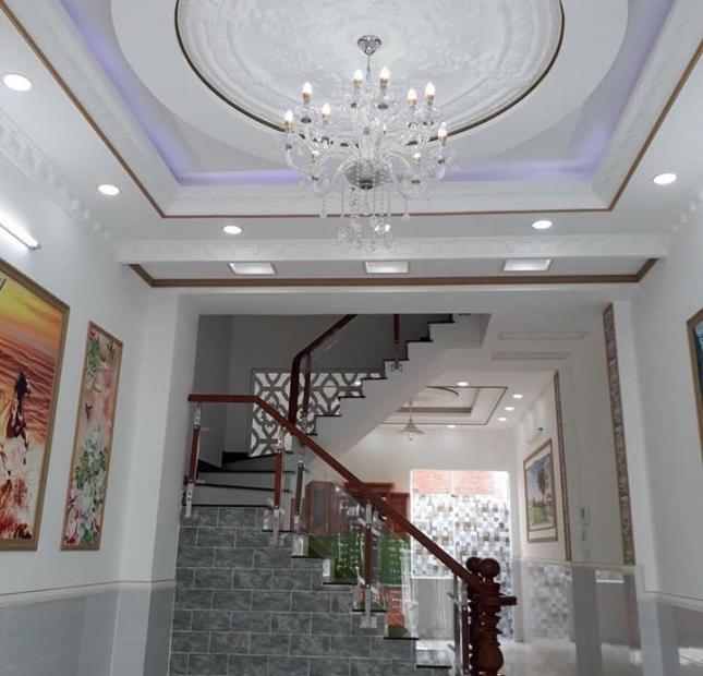 Bán nhà tại Huỳnh Tấn Phát, 2 lầu sân thượng, vô ở ngay, sổ hồng 2,35 tỷ, tặng nội thất
