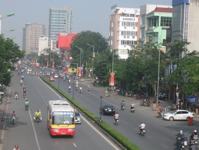 Bán nhà mặt phố to đùng Nguyễn Văn Cừ, vỉa hè rộng, 4 tầng, mặt tiền hơn 4m, nhỉnh 4 tỷ