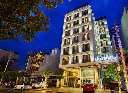 Bán khách sạn đang kinh doanh tốt mặt tiền khu Bàu Cát, 6x18m, 4 tầng, 19.5 tỷ