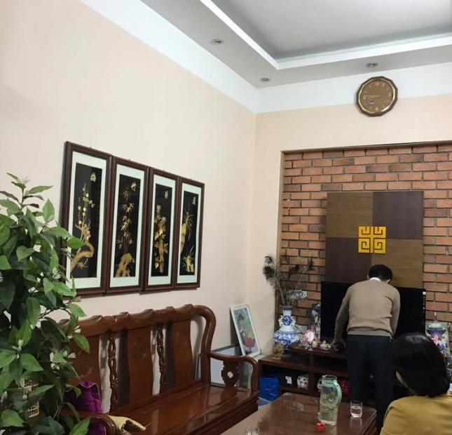 Nhà đẹp phố Vũ Tông Phan, Thanh Xuân 3 bước ô tô đỗ cửa, chỉ 1.99 tỷ