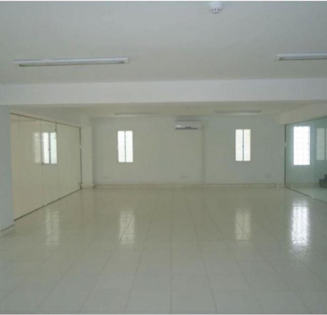 Cho thuê văn phòng cực đẹp Trần Thái Tông 130m2, có hầm gửi xe, giá tốt nhất thị trường