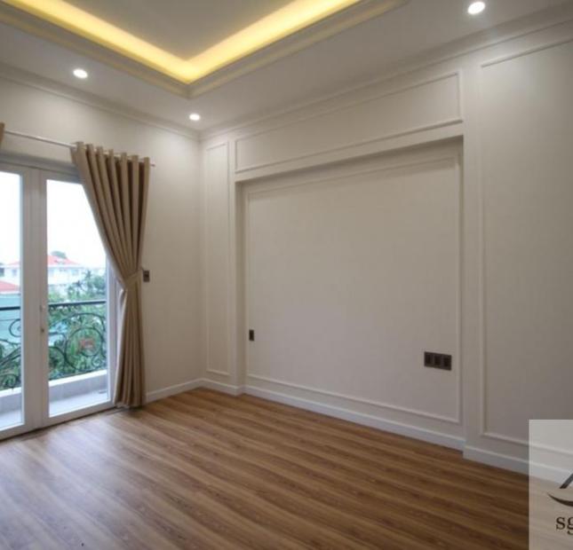 Cho thuê villa Thảo Điền 300m2, trệt, 2 lầu, 6PN, 5WC, nội thất cơ bản, giá 94 tr/th