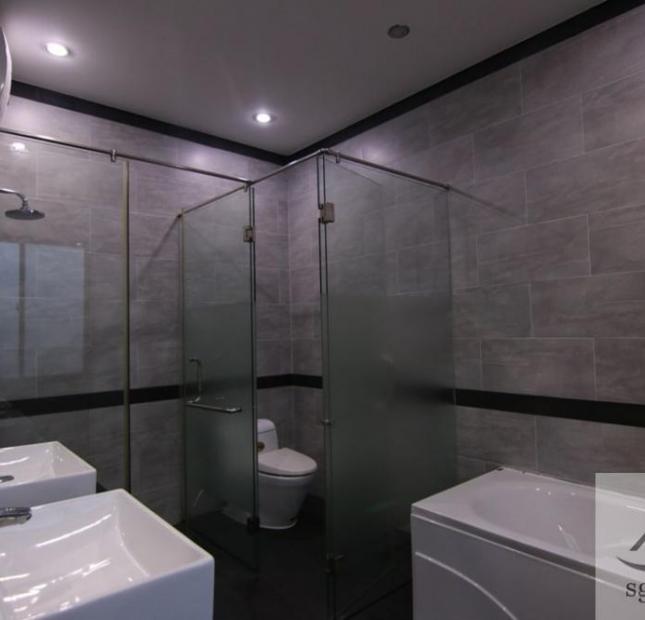 Cho thuê villa Thảo Điền 350m2, 4PN, nội thất cơ bản, hồ bơi giá 82tr/th
