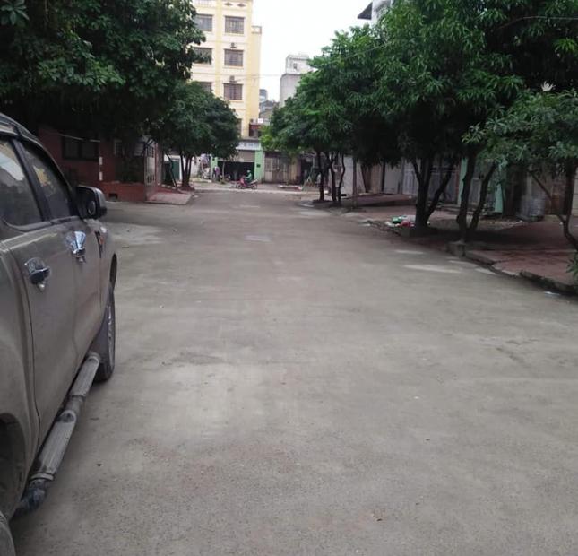 Bán nhà gần đường Nguyễn Trãi, phân lô đường 3 ô tô tránh, gara ô tô 50m, 5 tầng, giá 5 tỷ