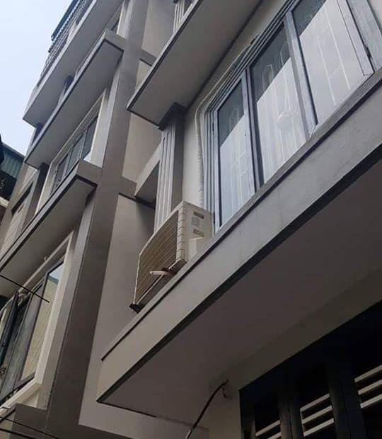 Bán gấp nhà phố Nguyễn Trãi, Thanh Xuân, 43m2 x 4 tầng, giá chào 2.38 tỷ có thương lượng