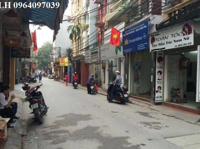 Bán nhà mặt phố Khương Thượng, đang cho thuê 30 triệu/tháng. Giá 7.5tỷ