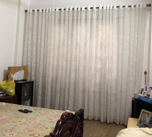 Bán nhà đẹp hàng hiếm 50m2, ngõ rộng phố Dương Quảng Hàm, giá 4.4 tỷ