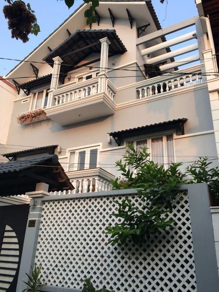 Villa cho thuê, đường Nguyễn Văn Hưởng, Thảo Điền, Quận 2, diện tích SD 600m2, giá 40 tr/tháng
