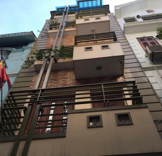 Cần bán gấp nhà mặt phố Nguyễn Đình Hoàn, Hoàng Quốc Việt, 52m2 x 7T, thang máy, KD đỉnh