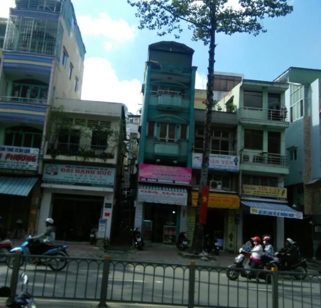 Bán gấp 5 căn nhà MT Nguyễn Chí Thanh, Quận 5, giá rẻ nhất