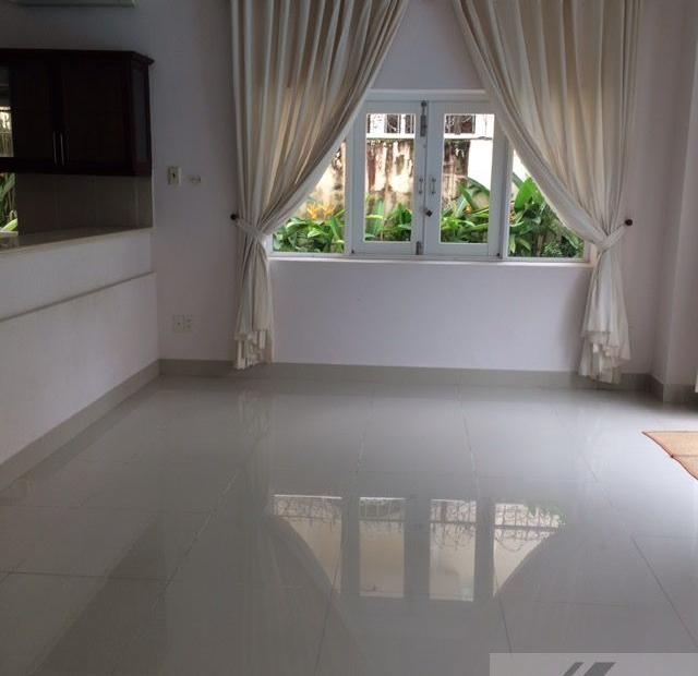 Cho thuê villa Thảo Điền, 400m2, 1 trệt 2 lầu 4PN 5WC, nội thất cơ bản, có hồ bơi giá 99tr/th