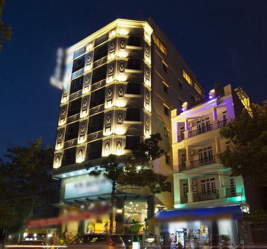 Bán gấp khách sạn cao cấp mặt tiền đường Trần Trọng Cung quận 7