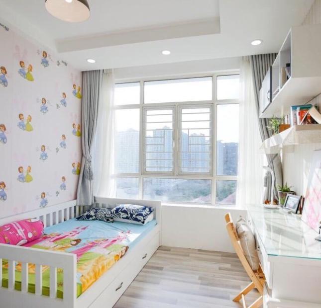 Cần bán căn hộ Phú Hoàng Anh 3PN, 129m2, view hồ bơi, giá 2,2tỷ, sổ hồng trao tay, 0938011552