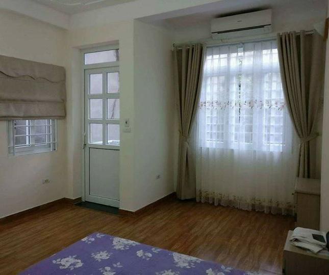 Nhà riêng Nguyễn Văn Lộc, 31m2 x 5 tầng, ôtô đậu cách nhà 10m, 30 giây đi bộ ra Làng Việt Kiều