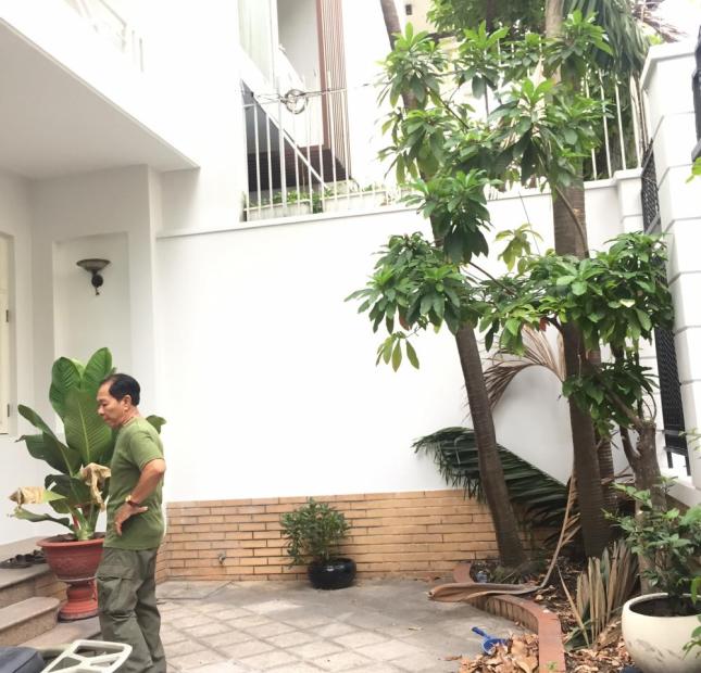 Tôi định cư bán gấp nhà mặt Cư Xá Trần Quang Diệu, Phường 14, Quận 3