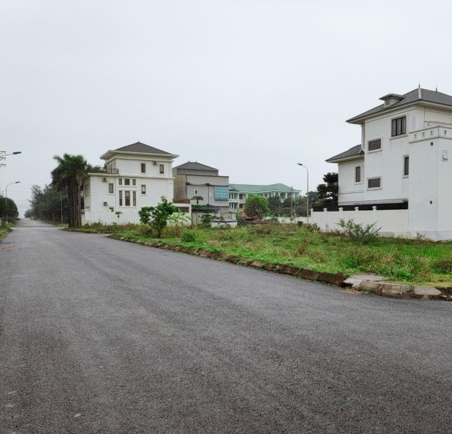 Cần bán lô đất nằm tại trung tâm thị xã biển Cửa Lò, Nghệ An, 200m2