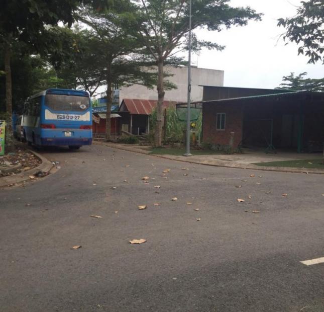 Bán lô đất ngay cổng khu công nghiệp Long Hậu - Hòa Bình, huyện Thủ Thừa, tỉnh Long An
