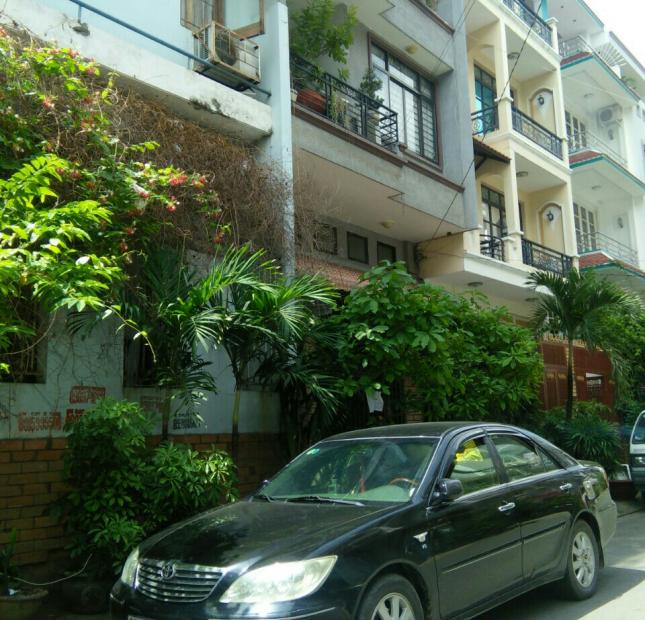 Bán nhà 3 mặt tiền Quận 10, Lý Thái Tổ, 5,5x20m nở hậu 6m, giá chỉ 30 tỷ